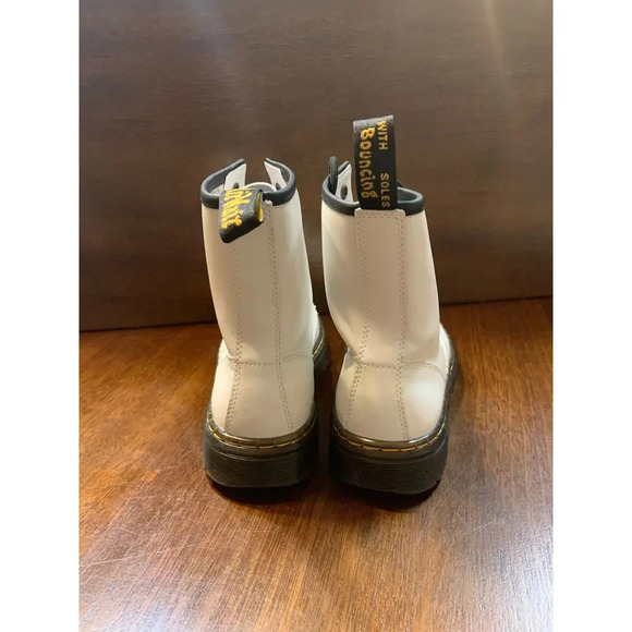 Dr. Martens Zavala Air Wair Women 6 White Leather Grunge Chunky 90s Lace Up Boot - Picture 5 of 9